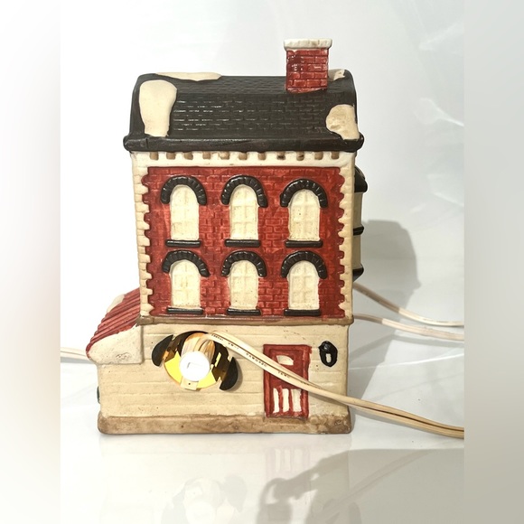 Caldor Vintage Hand Painted Ceramic Lighted House - Cafe Roma - Picture 5 of 12